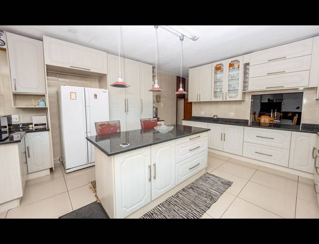 4 BEDROOM HOUSE FOR SALE IN BRAELYN